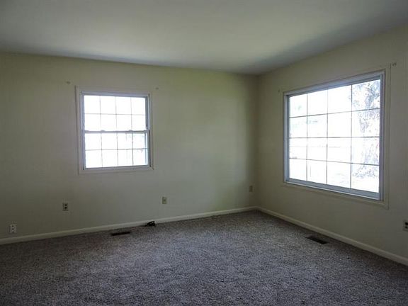 2nd image of 50 Midway Dr