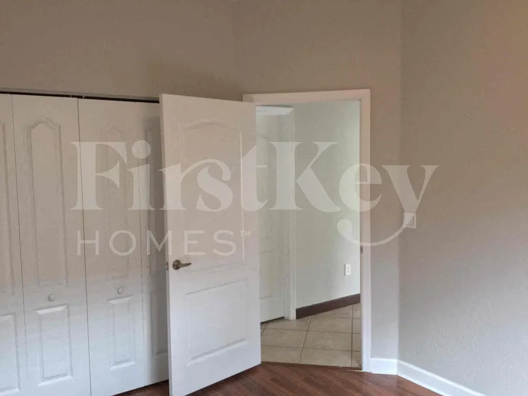 4104 NE 22nd Ln — Photo 11
