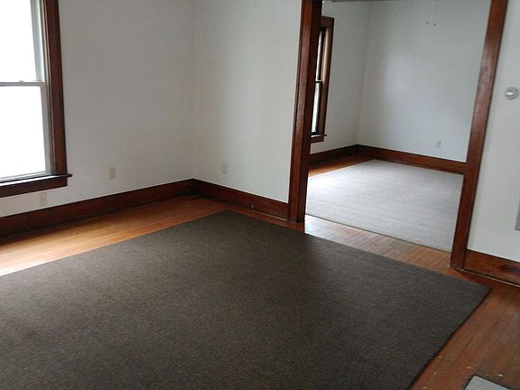 5th image of 121 E Pleasant St #121