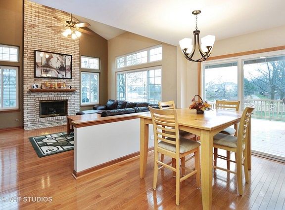 3rd image of 909 Tylerton Cir