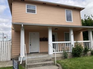 327 S Oakdale Ave #B, Medford, OR 97501