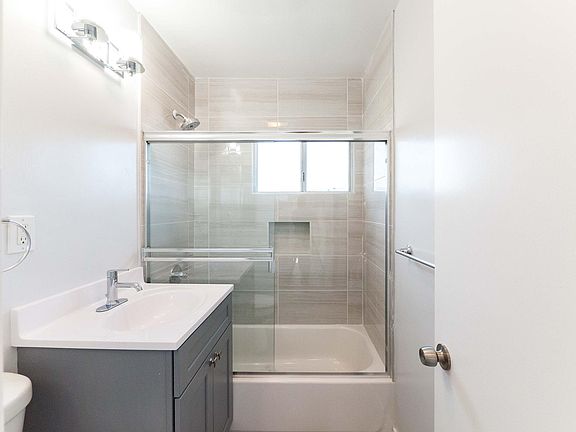 5th image of 2741 Abbot Kinney Blvd