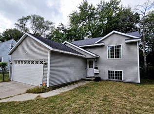 2831 Charlesgate Ave SW, Wyoming, MI 49509