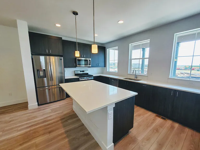 6106 Netherland Ct — Photo 3