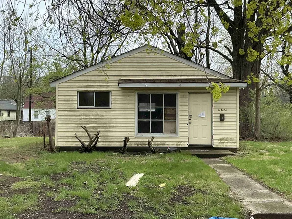 15852 Chapel St, Detroit, MI 48223