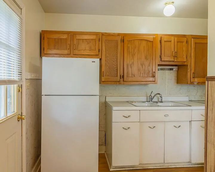 2204 Green Ave — Photo 7