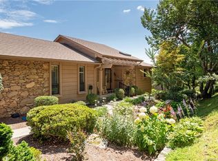 159 Country Ridge Rd, Laurel Park, NC 28739