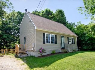 40 High St, Killingly, CT 06239