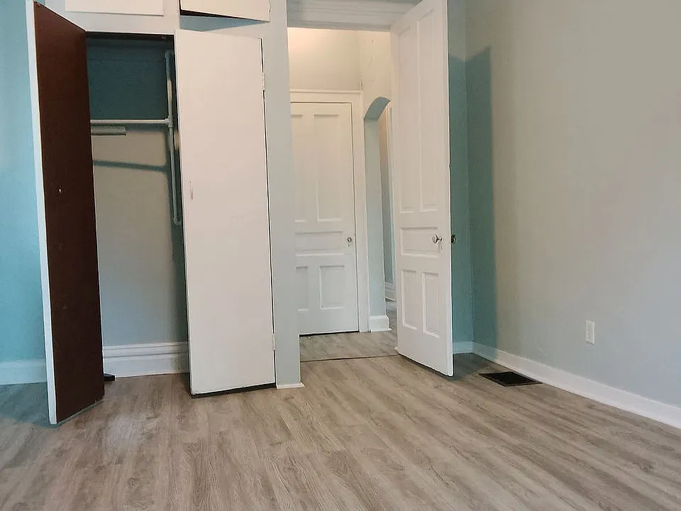406 E Gilbert St #1