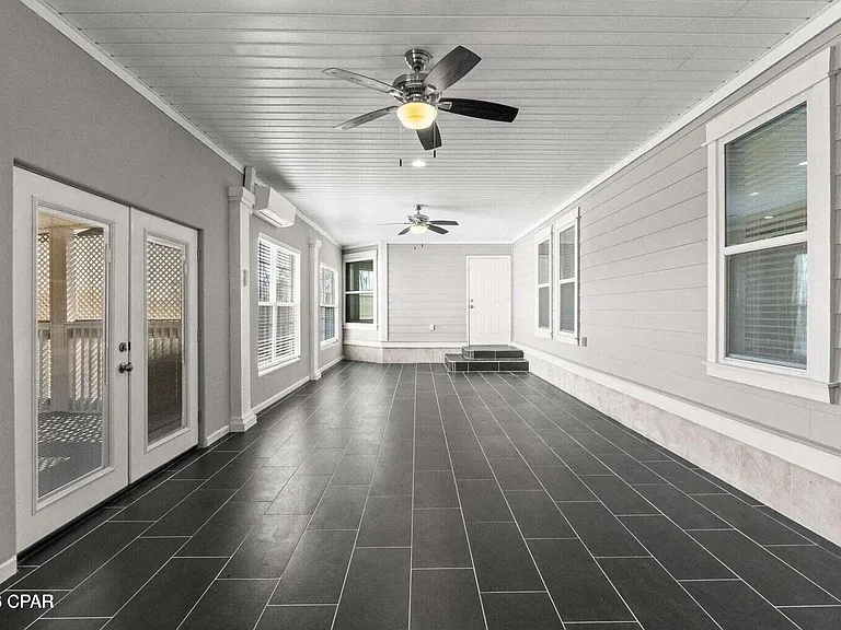 1041 Plantation Dr — Photo 13