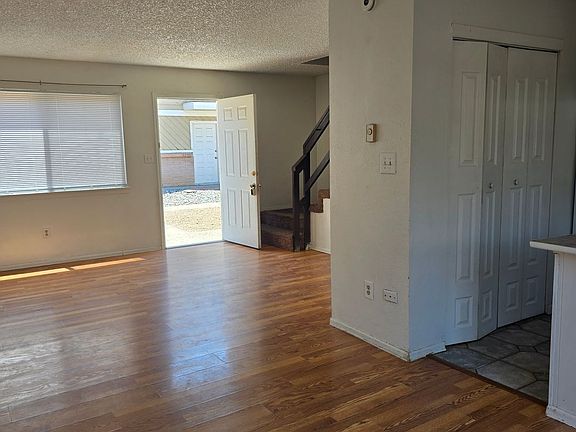 2nd image of 862 Iowa Ave #2