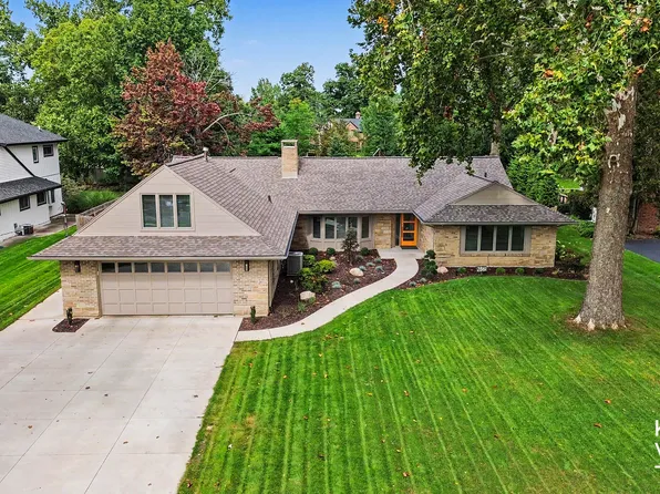 2861 Woodcliff Cir SE, East Grand Rapids, MI 49506