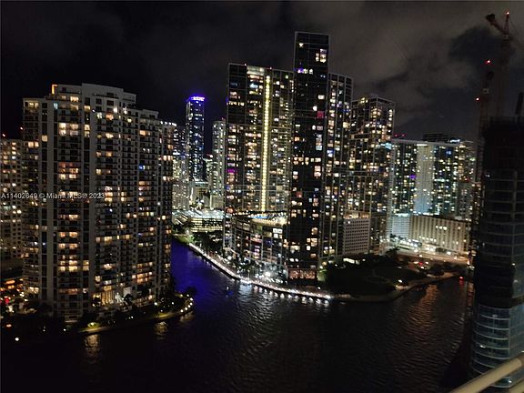 4th image of 325 Biscayne Blvd #3017