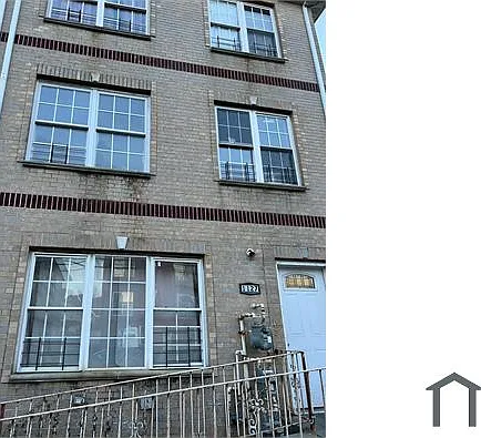 1127 McBride St #2
