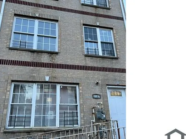 1127 McBride St Floor 2, Far Rockaway, NY 11691