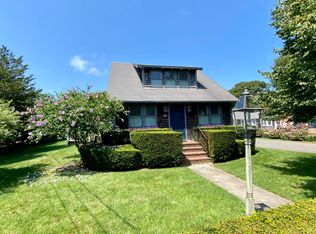 90 School St, Edgartown, MA 02539