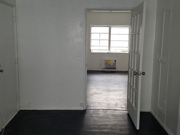 5th image of 1354 Euclid Ave #4