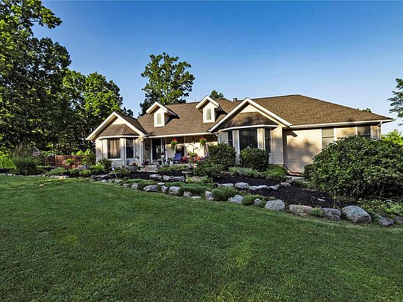 2nd image of 70 Carolee Ln