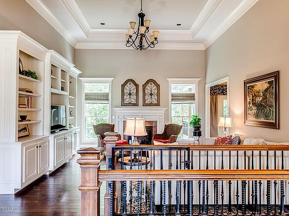 10908 Pebble Creek Dr-4