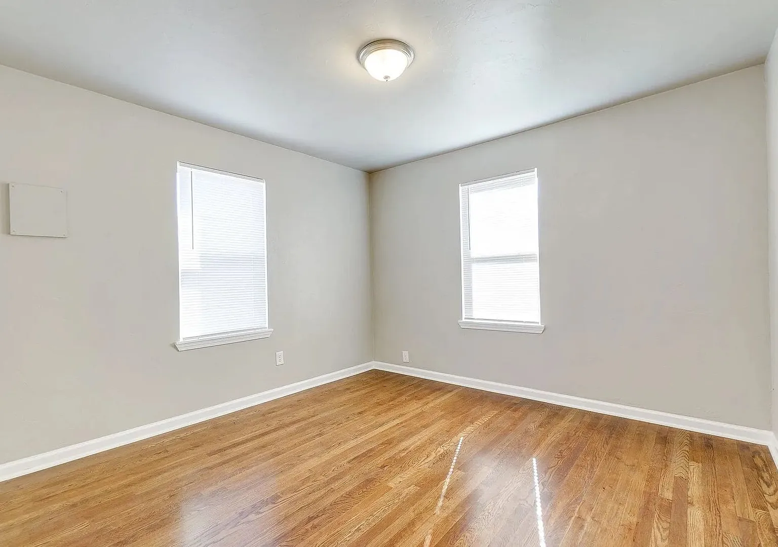4614 N Classen Blvd — Photo 2