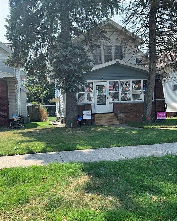 2nd image of 534 E Weber St