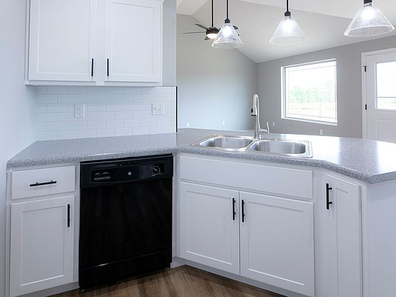 4th image of 2388 W Twin Lakes Dr