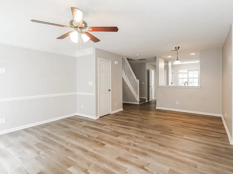 3204 Summercroft Ln — Photo 6