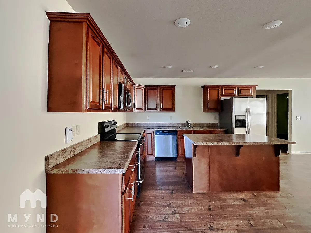 Building Photo - 313-5 E Thurman St #5