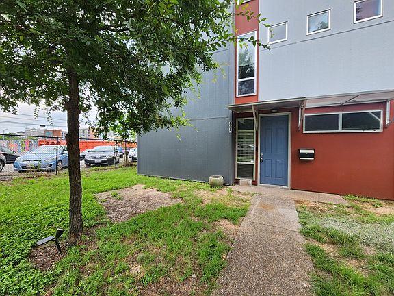 2nd image of 605 W 29th 1/2 St Unit A