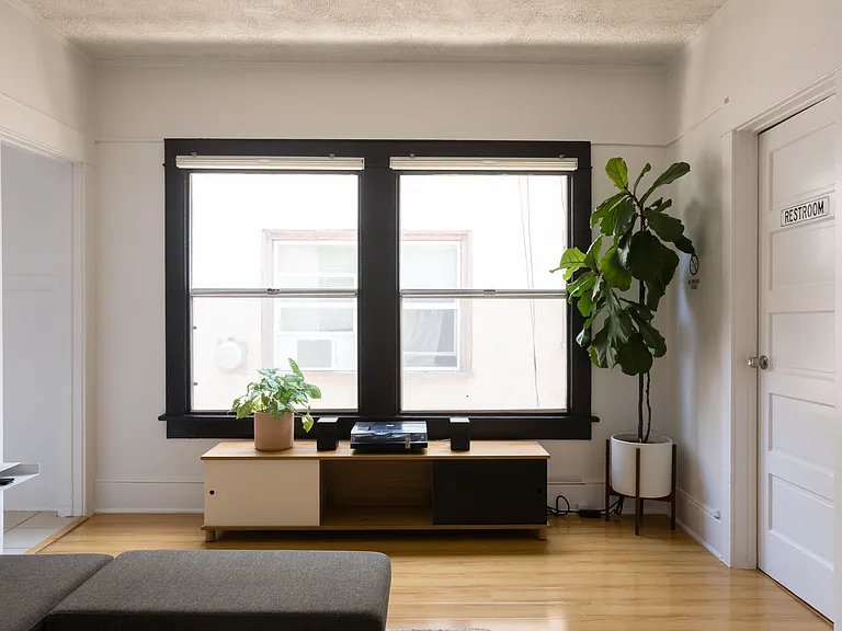 1435 S Union Ave #7 — Photo 4