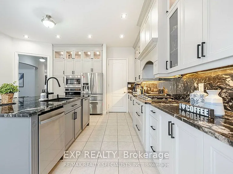 448 Dougall Ave #MAIN — Photo 14