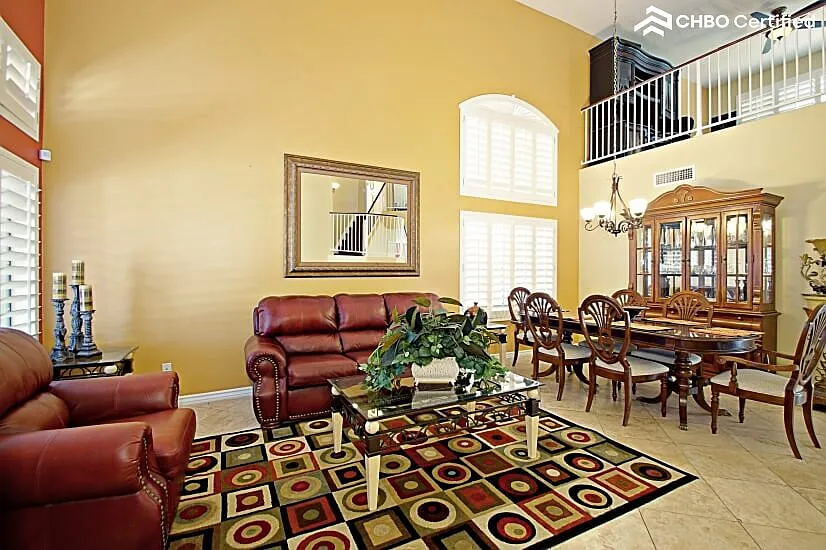 Spacious Home in a Great Neighborhood — Photo 3
