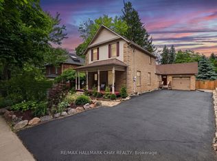 613 Queen St, Newmarket, ON L3Y 2J1