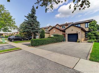 709 Greycedar Cres, Mississauga, ON L4W3J4