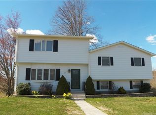 32 Wanda Dr, Beacon Falls, CT 06403