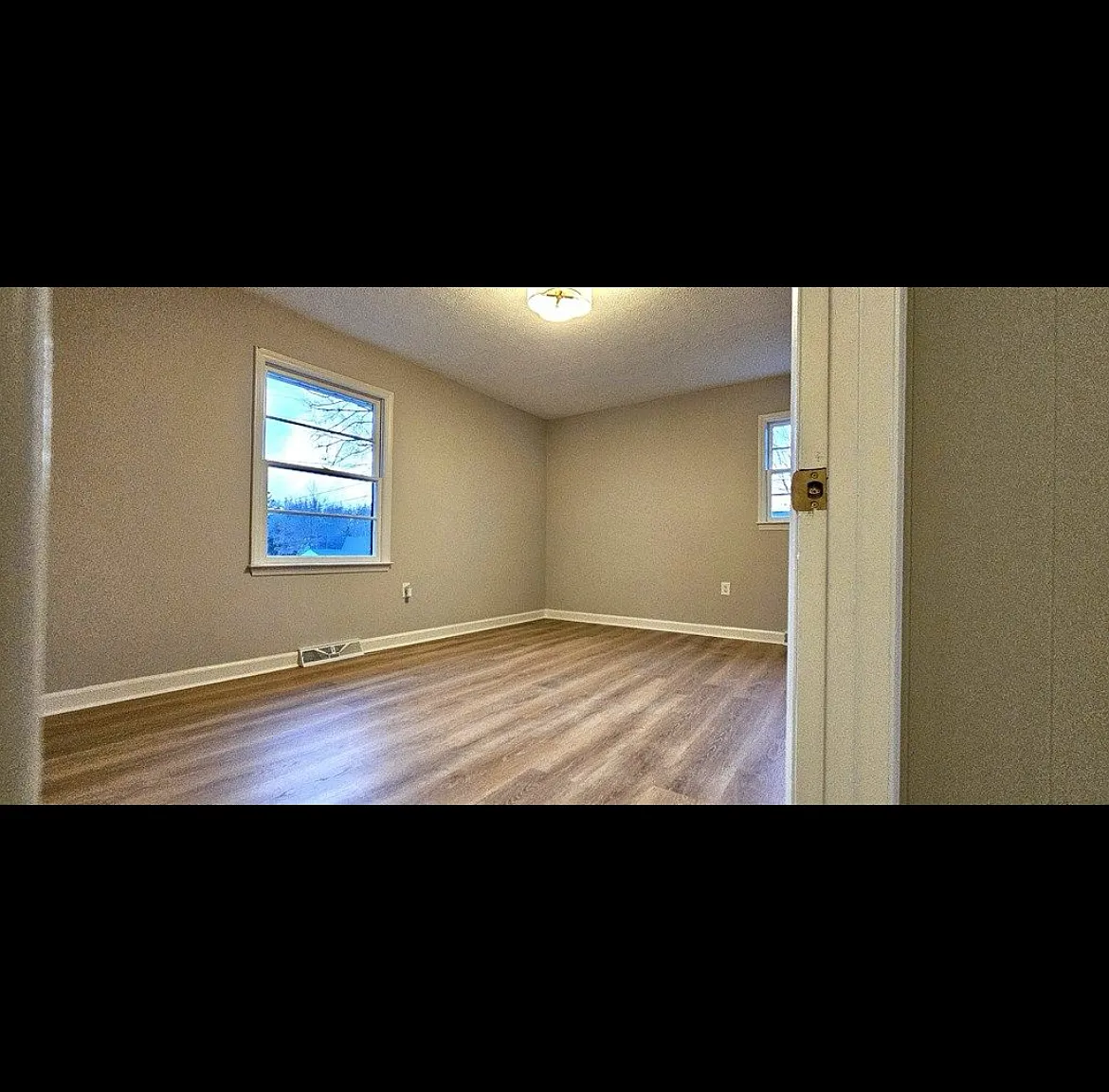2 bed, 1215 sqft, $2,099 — Photo 3