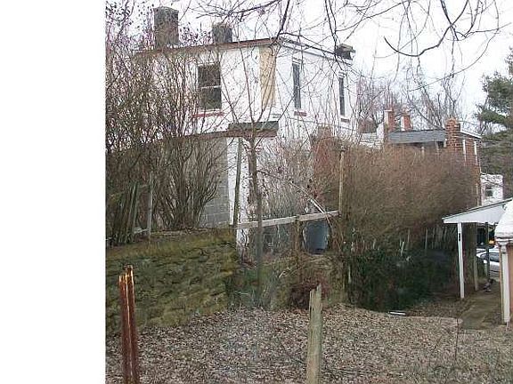 5th image of 43 Wood St