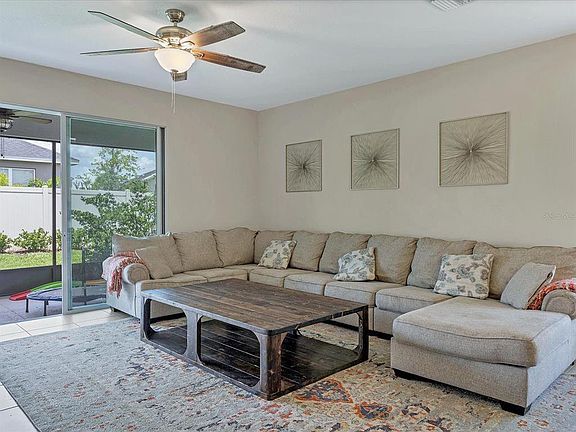 5th image of 10425 Macfarlane Pl