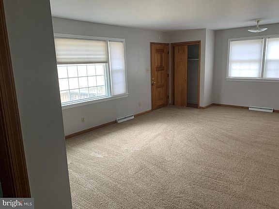 3rd image of 59 Hall Ln