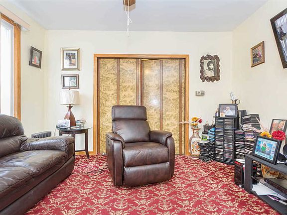 3rd image of 3102 92nd St