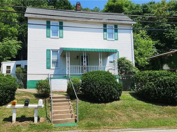 514 Broadway St, Masontown, PA 15461