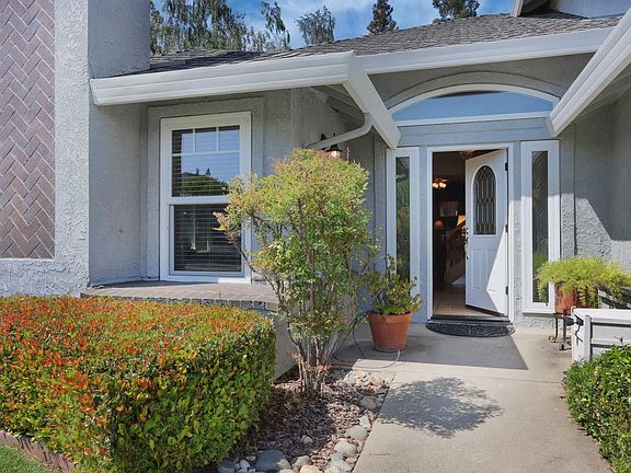 3rd image of 543 E Sandstone Ct