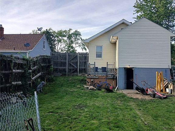3rd image of 760 Silvercrest Ave
