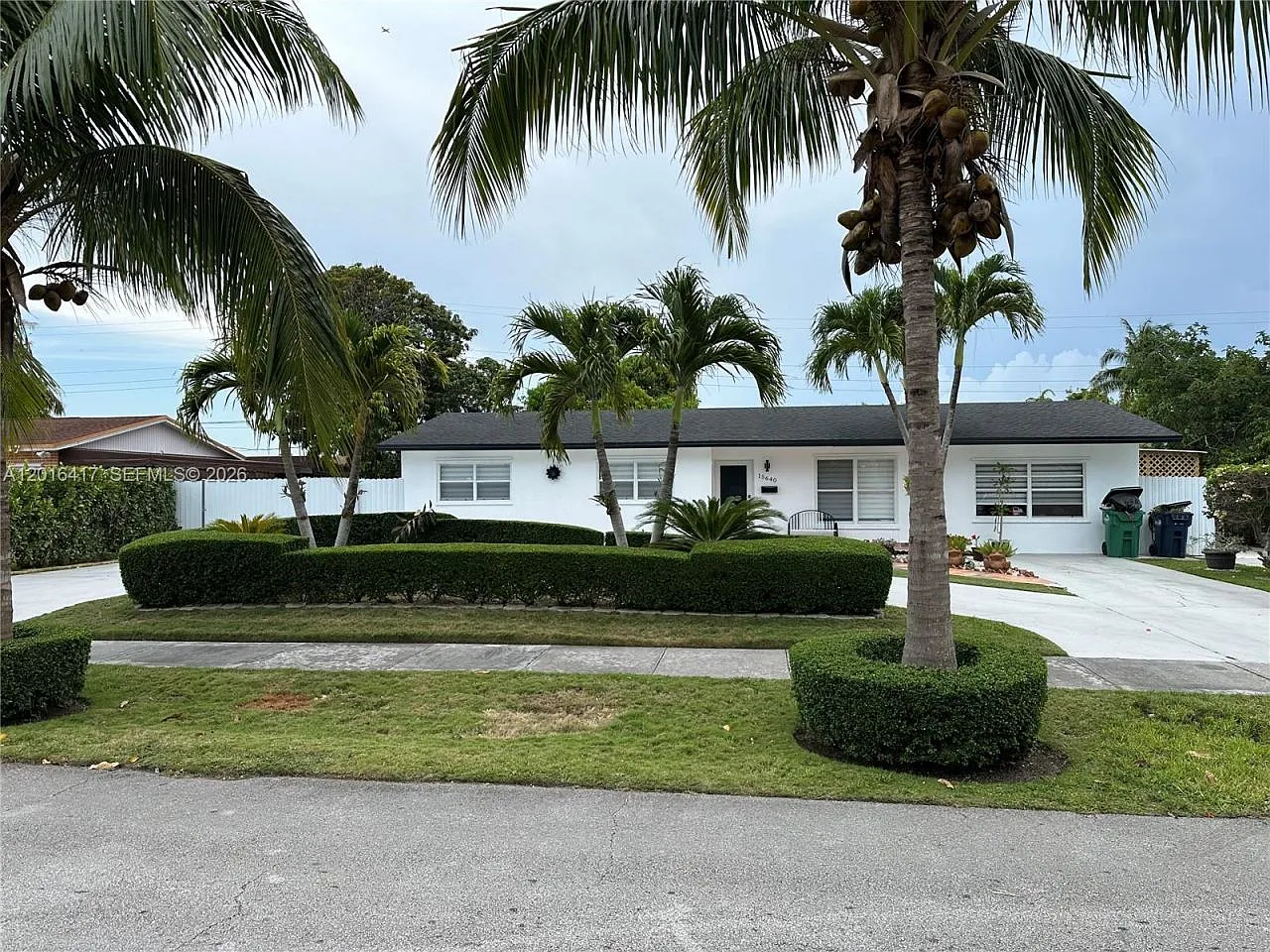 3 bed, 2.0 bath, 1560 sqft, $3,500 — Photo 2
