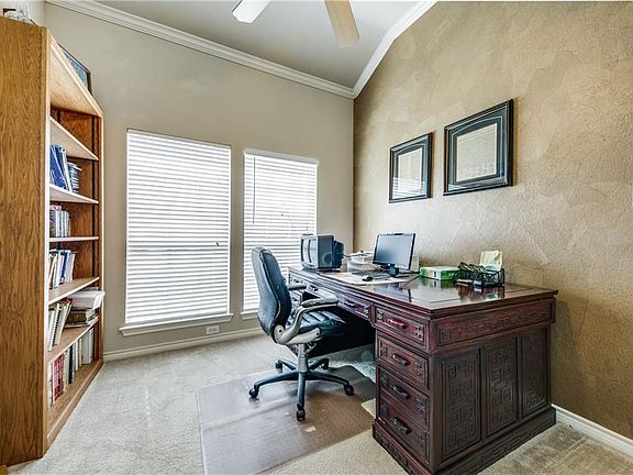 3rd image of 606 Diamond Creek Dr