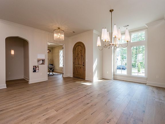 5th image of 39 Miramont Cir