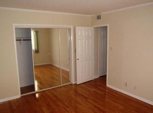 215 S Doheny Dr APT 4, Beverly Hills, CA 90211