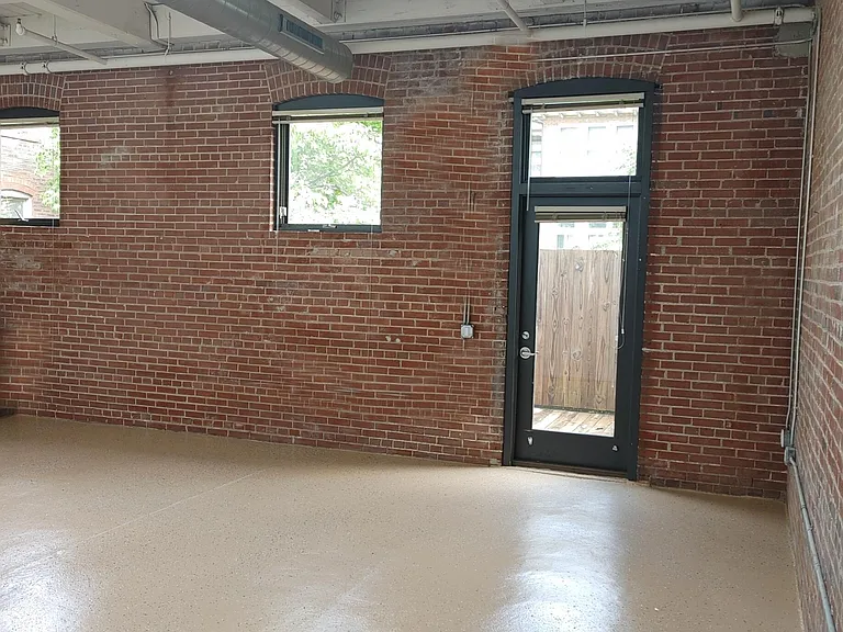 Helix Realty- The Original SOHO LOFTS — Photo 33