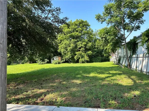 8832 Forshey St, New Orleans, LA 70118