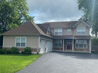 1540 N Butterfield Rd, Libertyville, IL 60048